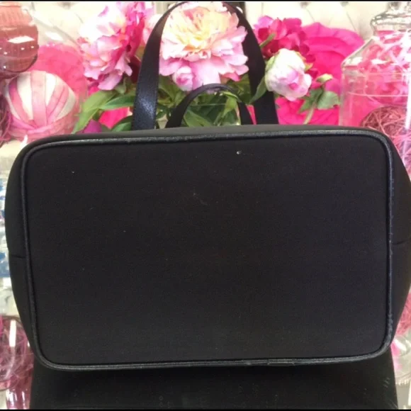 Burberry Black Tote w Leather Handles. In pristine condition